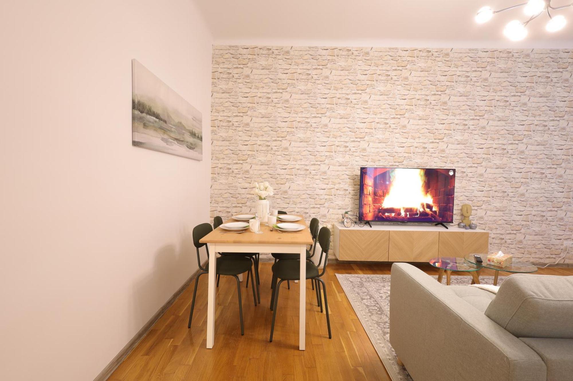 Emerald With Patio Apartament *